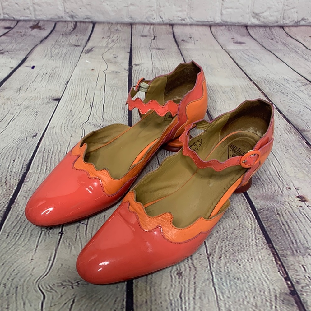 John Flueovog Fairway Trivialis Wavy Mary Jane